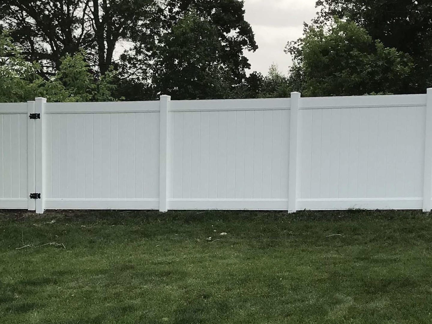 Photo of a Hugo MN vinyl fence