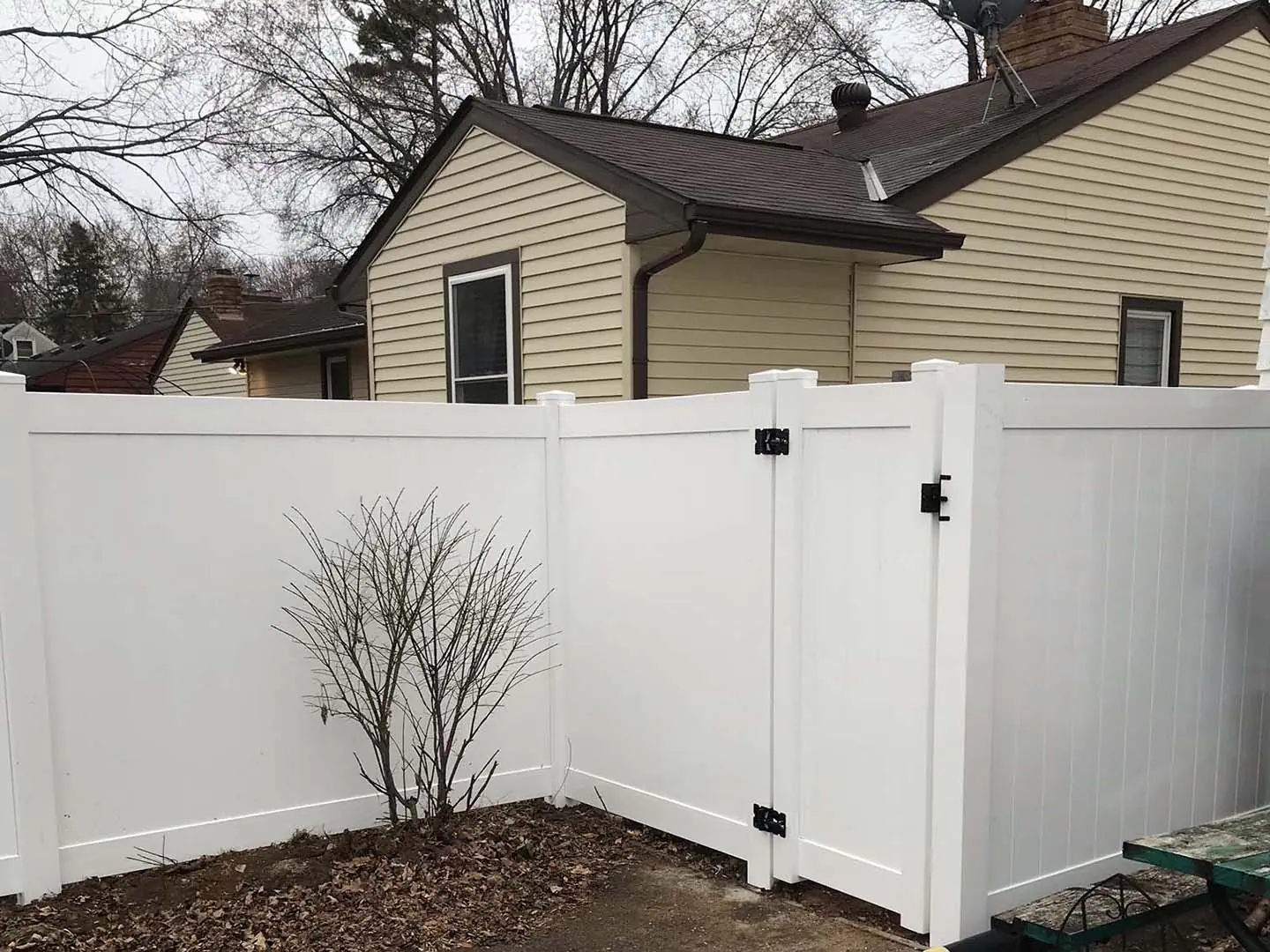 Vinyl Privacy Fencing in Minneapolis Minnesota